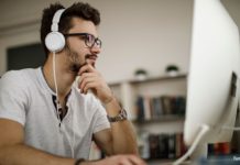 Как выбрать наушники в домашнем офисе