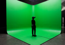 Хромакей: что такое, как используется, когда впервые начал применяться, почему он нужен многим создателям контента, спецэффекты