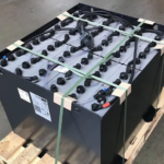 Какие батареи и аккумуляторы следует использовать для вилочных погрузчиков?