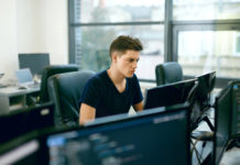 Установка Windows 10 в сервисном центре: плюсы сервисного центра, выезд на дом, ценовая политика, что предлагает компания