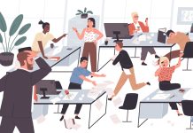 Организация труда в офисе: почему руководителю стоит всегда контролировать своих подчиненных