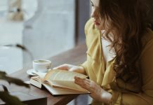 Романтика в словах: выбираем любовные романы