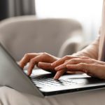 Безопасность в онлайн-мире: Значение SSL-сертификатов для Сайтов и Почты https://ru.freepik.com/free-photo/close-up-woman-therapist-using-laptop_11241736.htm#fromView=search&page=1&position=0&uuid=6f0c01b4-6b13-4d6a-a6ef-63f634c8851c