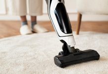 Поломки пылесосов: каковы их причины и как устранить https://ru.freepik.com/free-photo/vacuum-cleaning-a-rug-on-the-floor_17056434.htm#fromView=search&page=1&position=11&uuid=7fc5f355-1fe5-4055-9722-fcb3d0c20d7d
