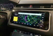Что представляет из себя мультимедиа на автомобиле Рендж Ровер?