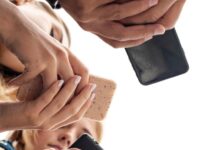 Смартфон: Инновации и развитие мобильных технологий