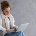 Мониторинг позиций: зачем он нужен и как правильно отслеживать результаты продвижения сайта